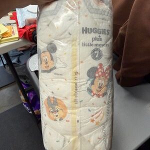 Huggies Plus Little Movers Size 7 Diapers